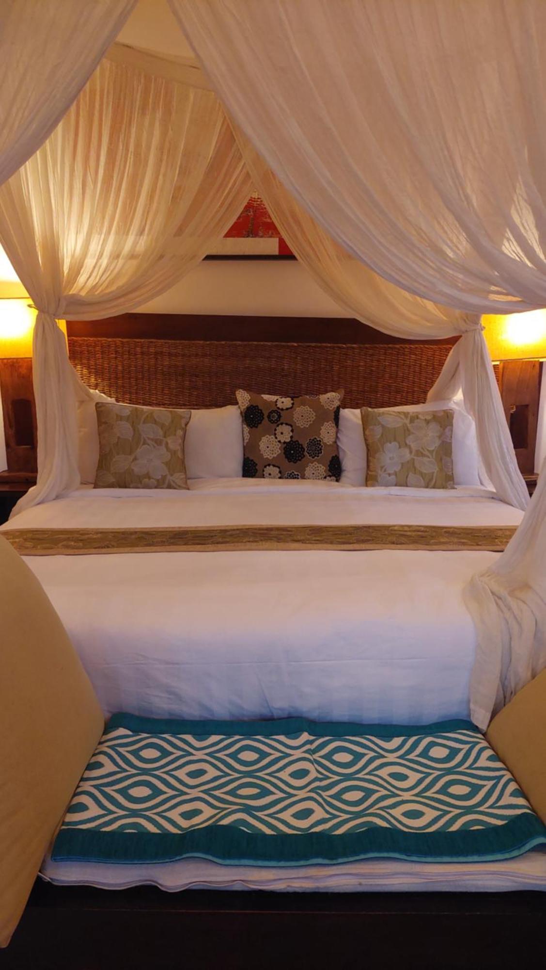 Villa Heliconia Seminyak Rum bild
