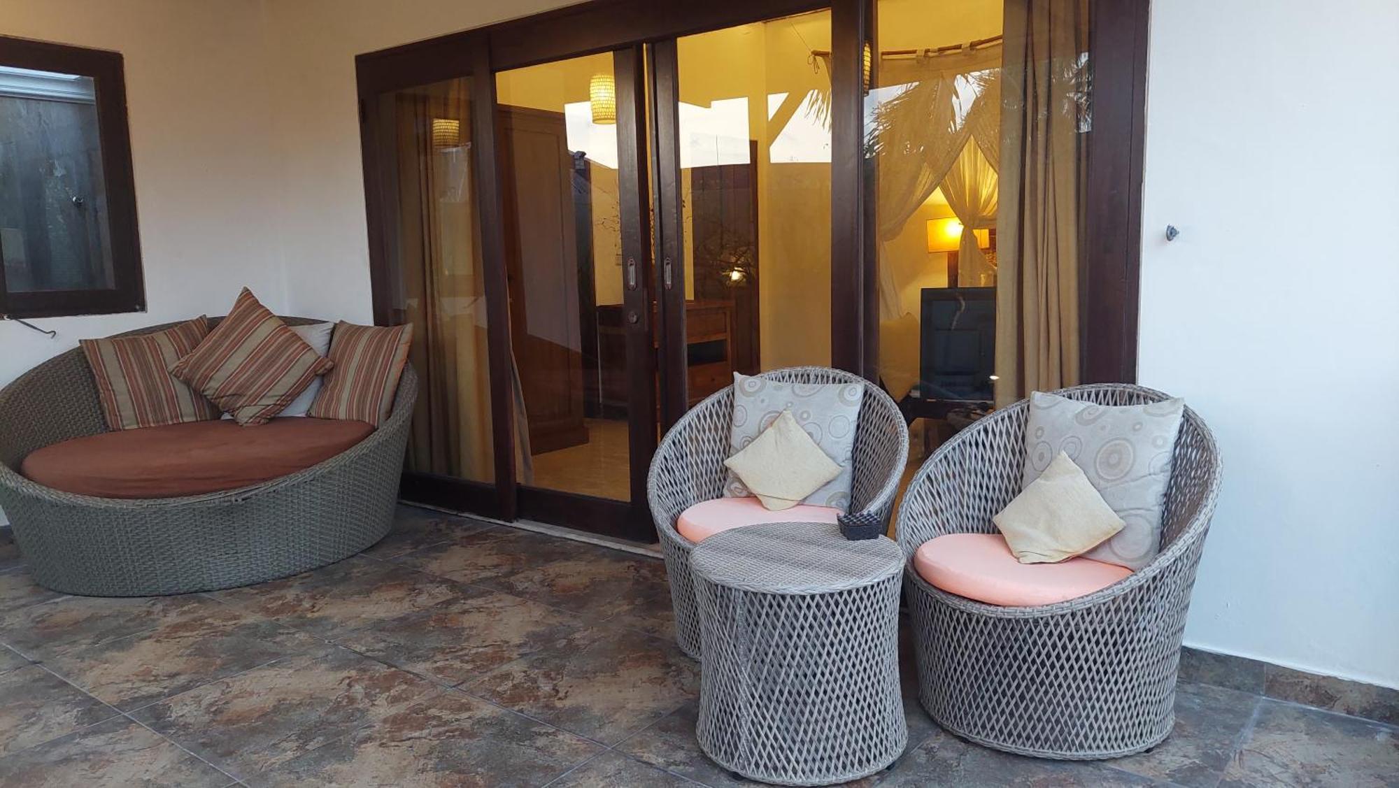 Villa Heliconia Seminyak Rum bild