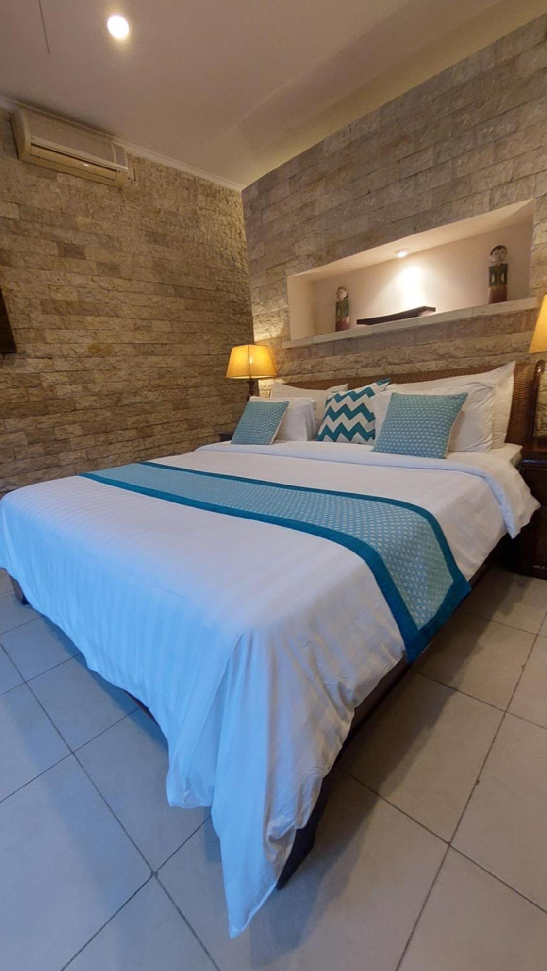 Villa Heliconia Seminyak Rum bild