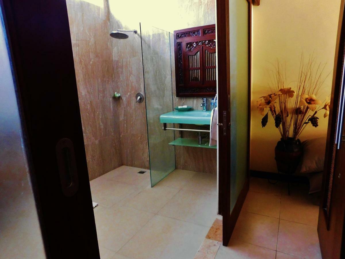 Villa Heliconia Seminyak Exteriör bild