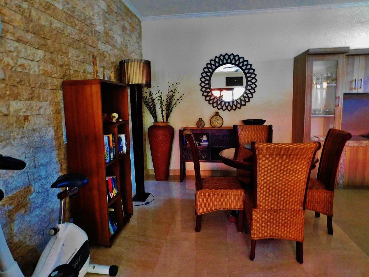 Villa Heliconia Seminyak Exteriör bild